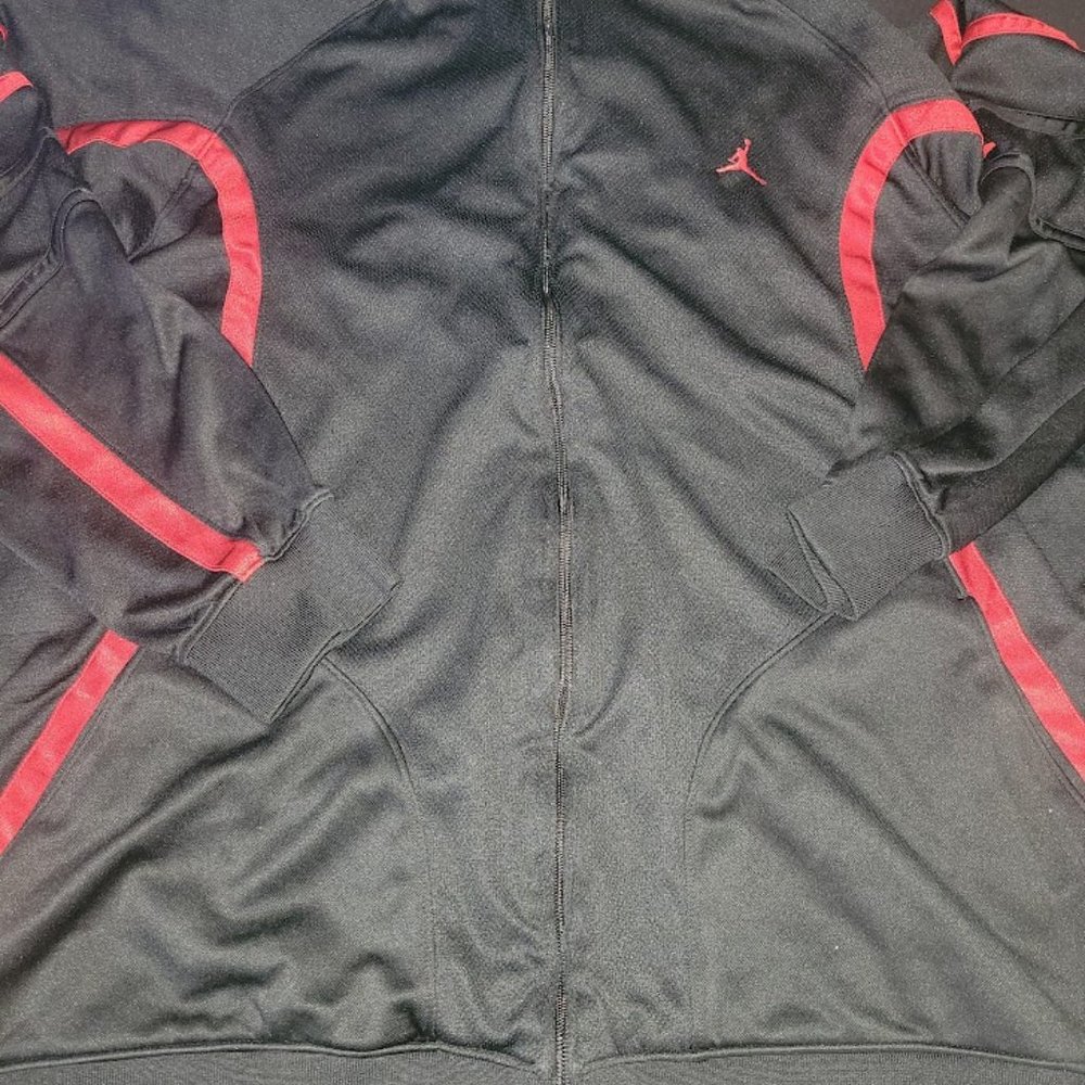 Jordan Black And Red Zip Up, Warm Up Top 3XL, Pre Owned in great condition